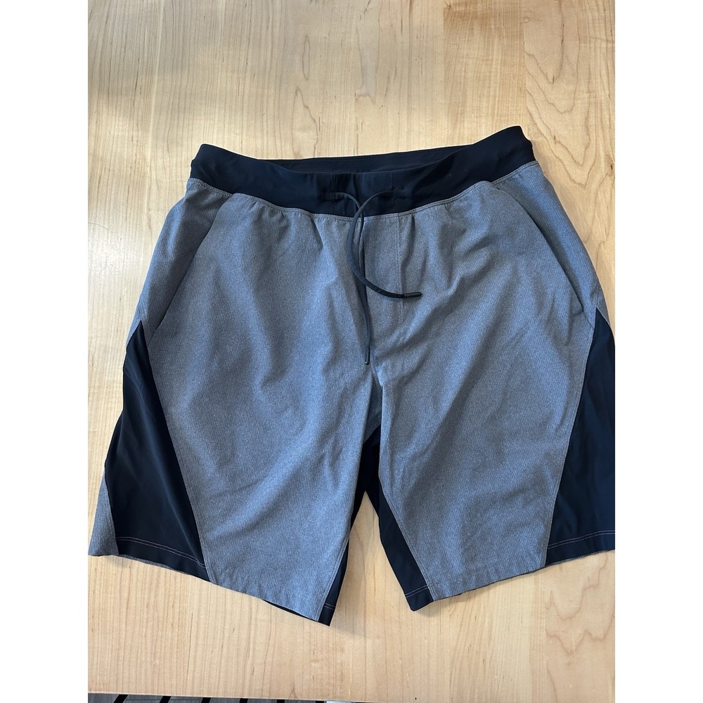 Lululemon Mens Athletic Shorts Lined Grey Black Size Large 9 Inch Inseam
